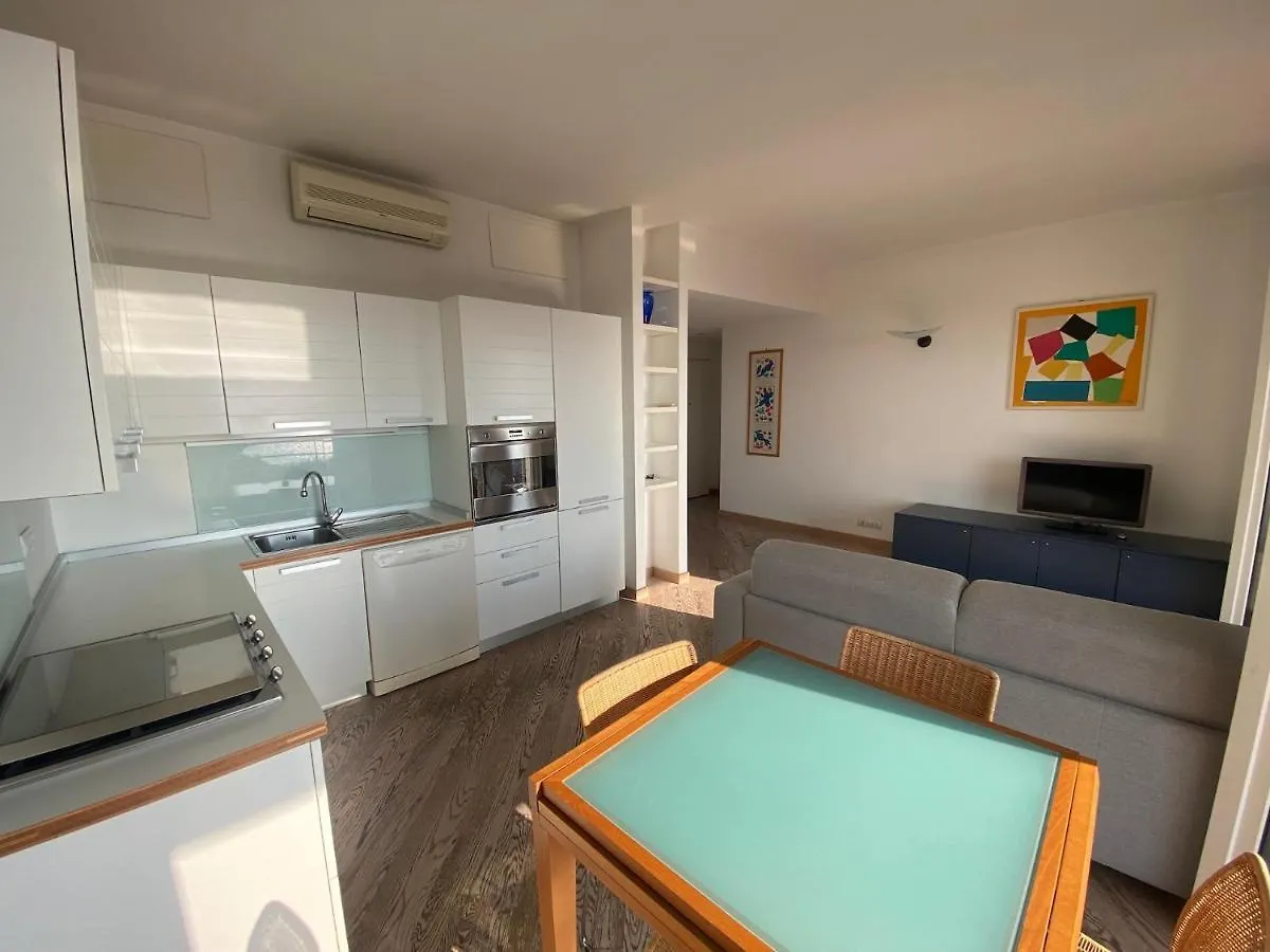 Soluzione Casa Pietra Ligure Sea View Apartment